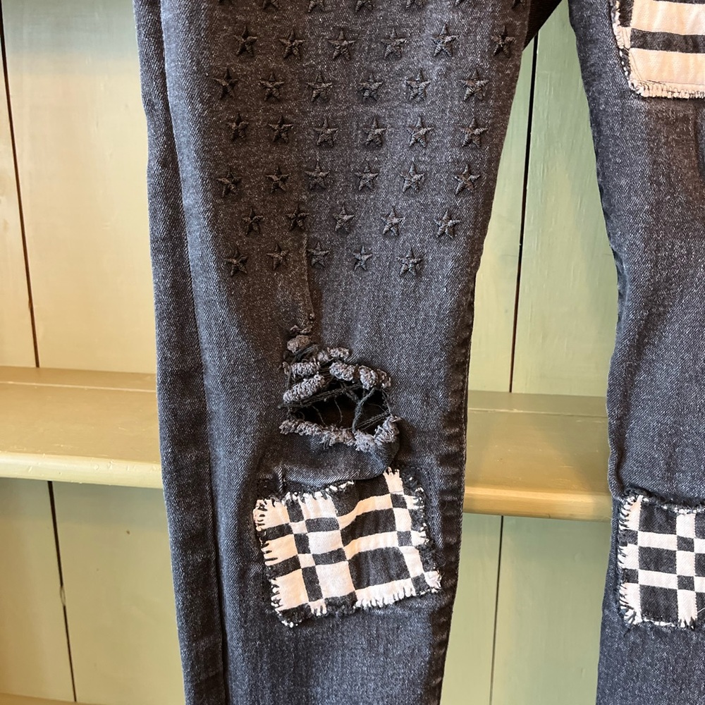Rue 21 Premium Skinny Supreme Flex Black Distressed Jeans - Picture 2 of 10